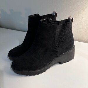 Universal Thread Black Boots